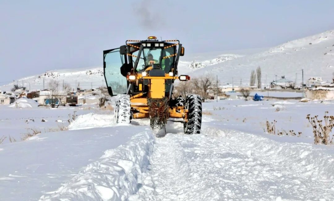 KARS-BHA Kars’ta önceki gün etkili olan kar yağışı ve tipiden