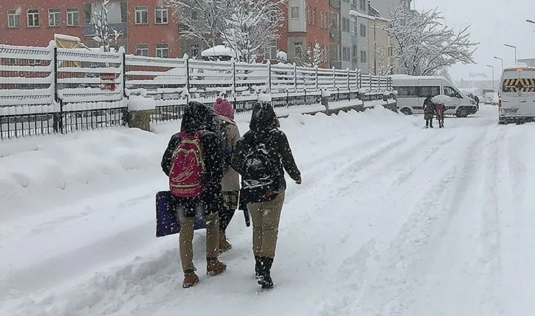 SAMSUN-BHA Samsun’da etkisini sürdüren yoğun kar yağışı, 25 Şubat 2025