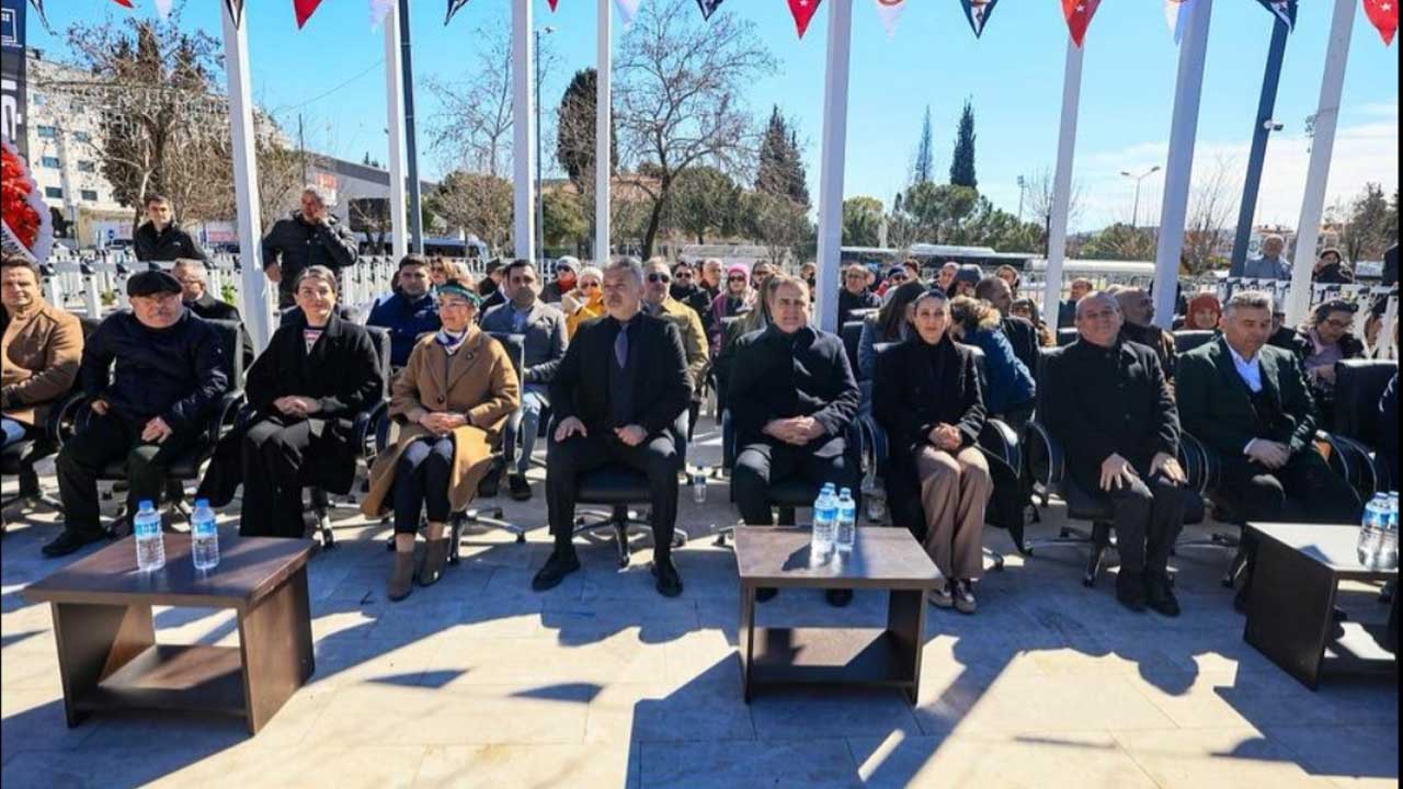 ANKARA-BHA Muğla’da düzenlenen Hamsi Festivali, protokoldeki oturma düzenine ilişkin bir