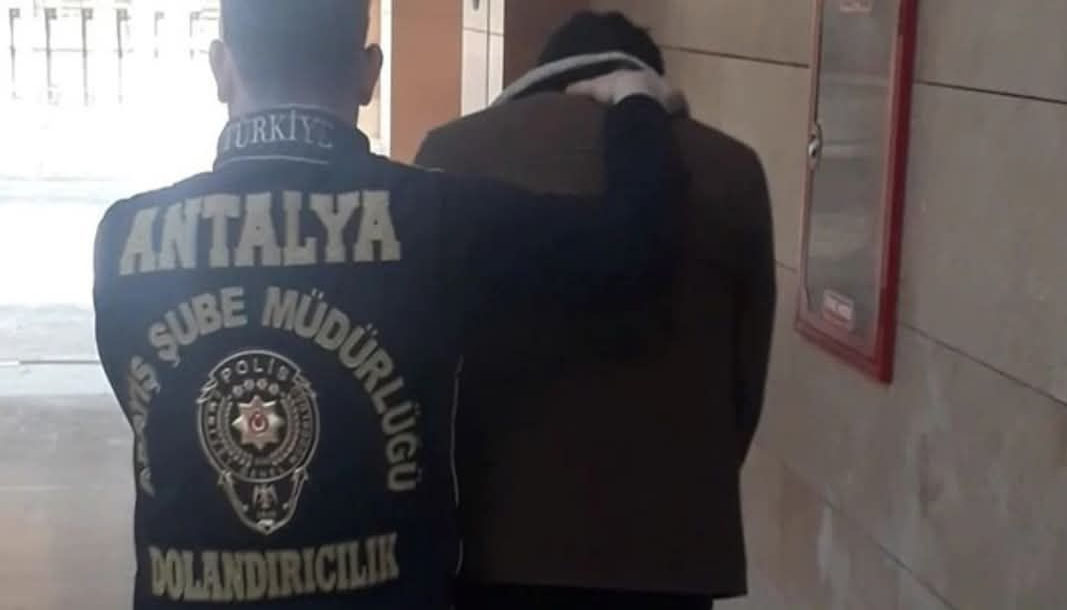 ANTALYA-BHA Antalya’da kendisini Milli İstihbarat Teşkilatı (MİT) görevlisi olarak tanıtan