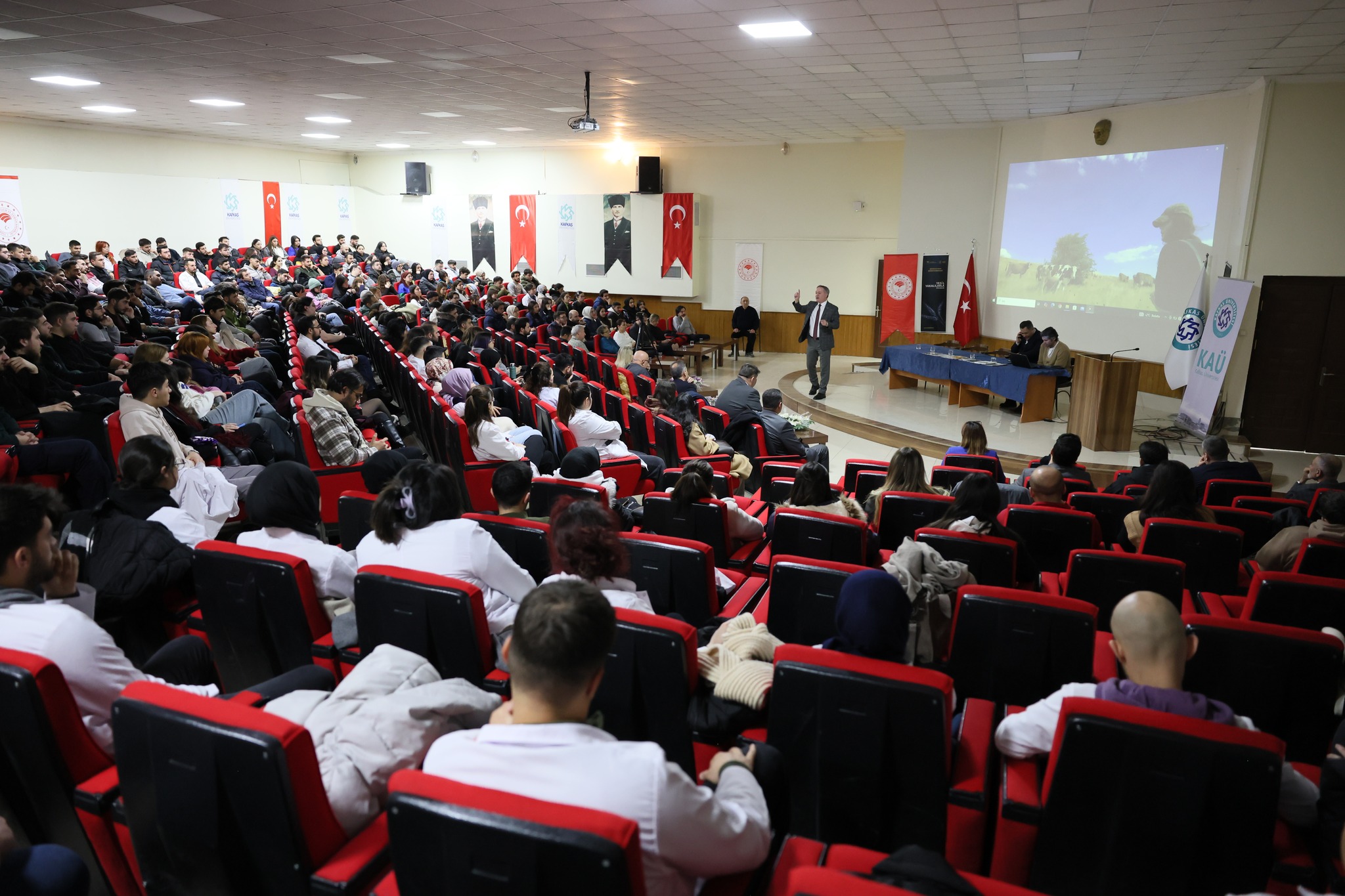 KARS-BHA Kars Kafkas Üniversitesi’nde düzenlenen öğrencilerin de büyük ilgi gösterdiği