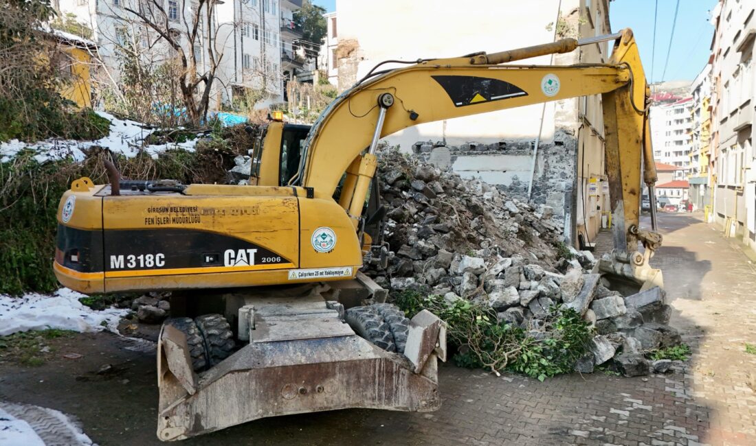 GİRESUN-BHA Giresun Belediyesi, şehir genelinde terk edilmiş ve tehlike arz