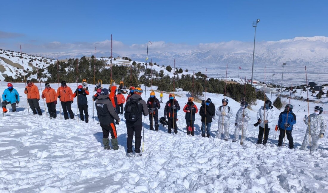 Erzincan AFAD, çığ afetlerine karşı hazırlıklı olmak amacıyla 24-27 Şubat